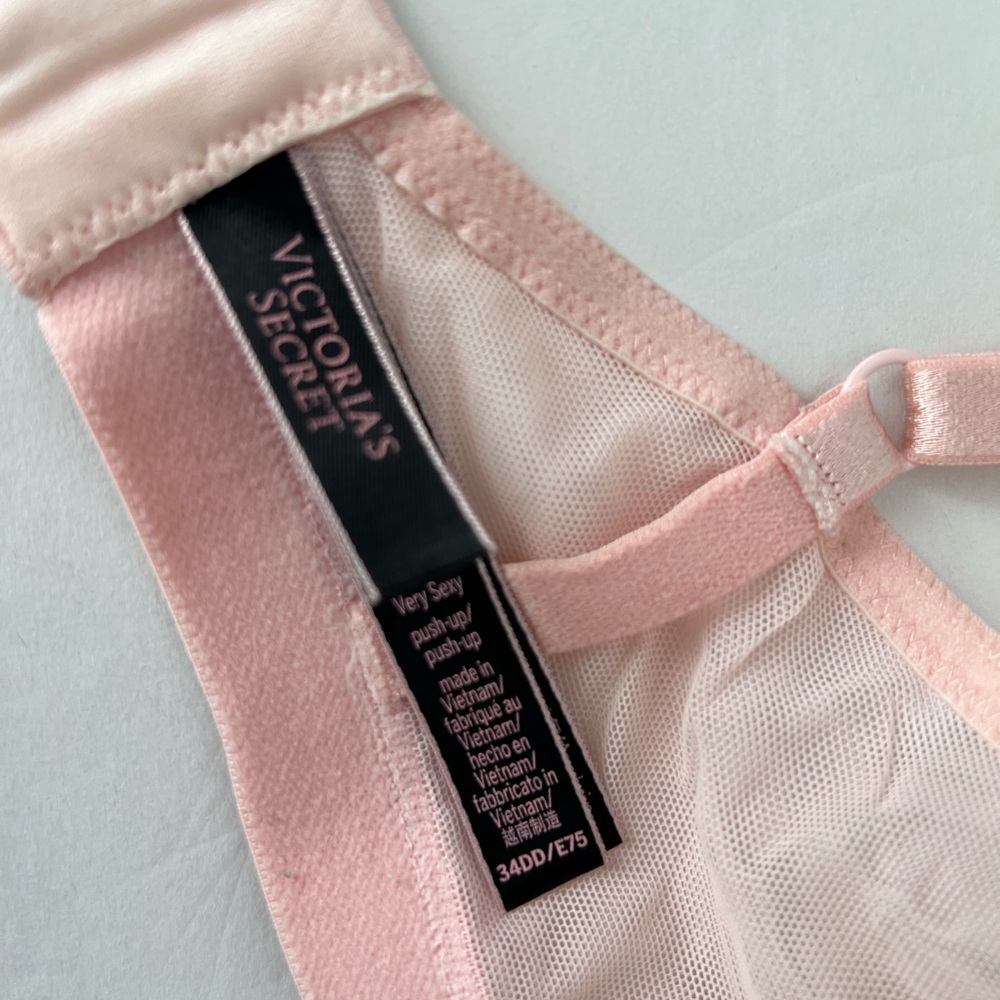 Victoria's Secret Blush Lace Bra - Picture 5 of 7
